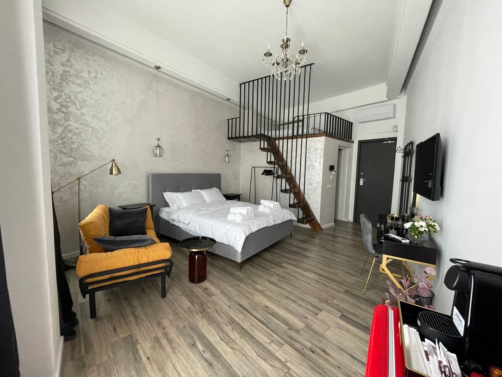 Camera 21 Junior Suite 2